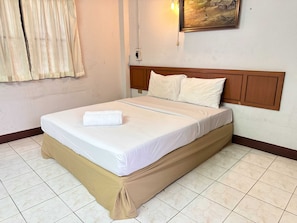 Desk, free WiFi, bed sheets