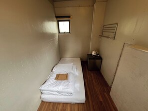 1 chambre, bureau, accès au Wi-Fi (inclus), literie fournie