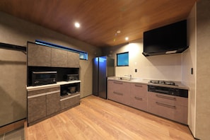 Fridge, microwave, stovetop, cookware/dishes/utensils