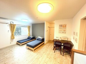 2 bedrooms, desk, free WiFi, bed sheets