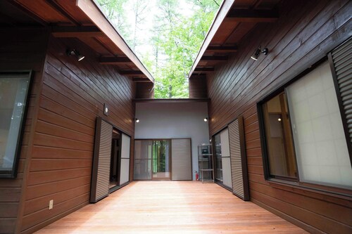 Relaxing villa surrounded by forest  BBQ availabl / Minamisakugun Nagano