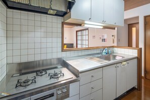 Fridge, microwave, stovetop