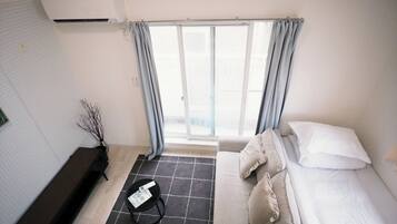 1 bedroom, desk, free WiFi, bed sheets