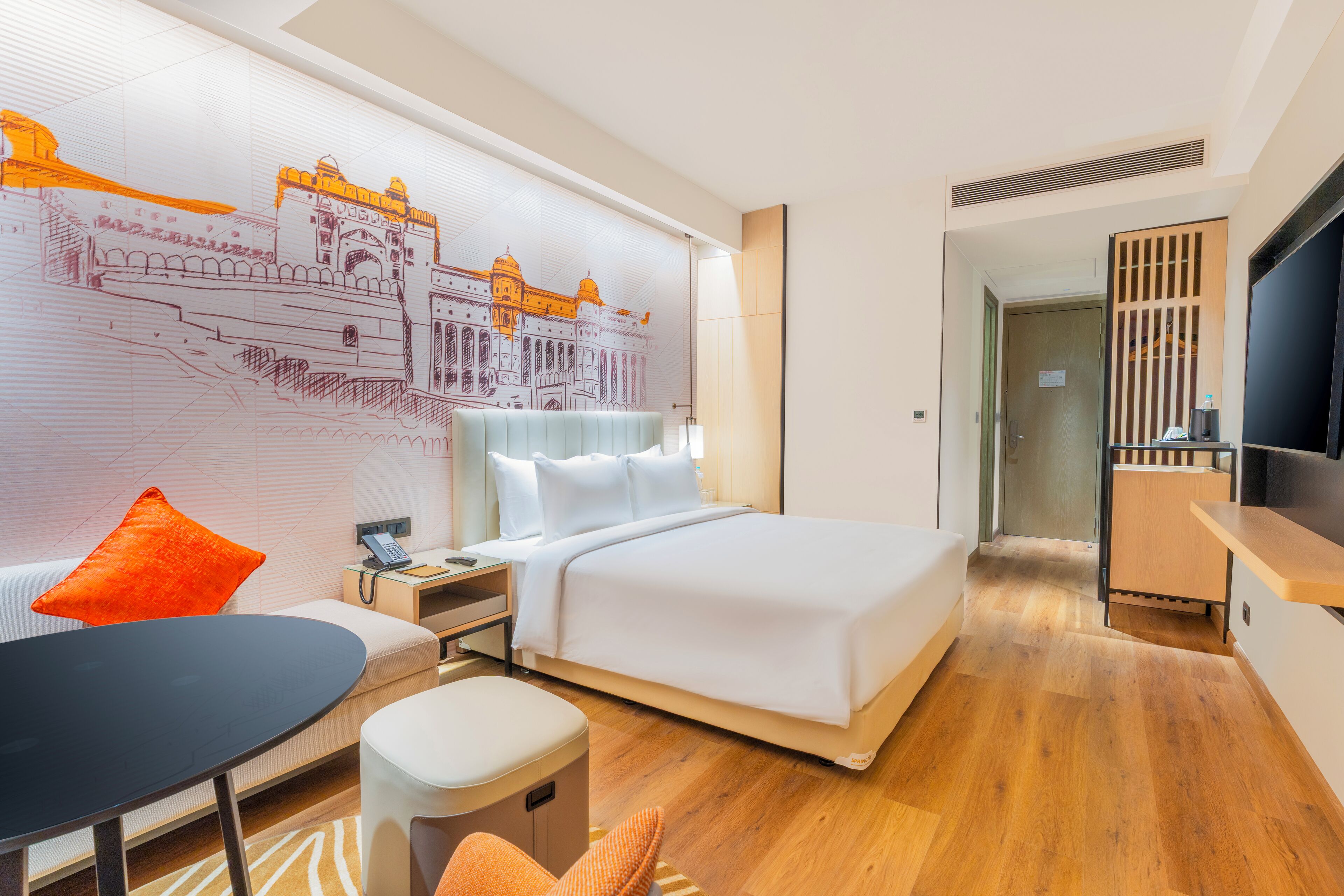 Premium Double Hill View | Minibar, desk, laptop workspace, blackout curtains