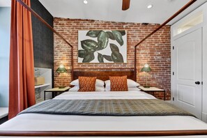 3 Schlafzimmer, Schreibtisch, Bügeleisen/Bügelbrett, Reisekinderbett