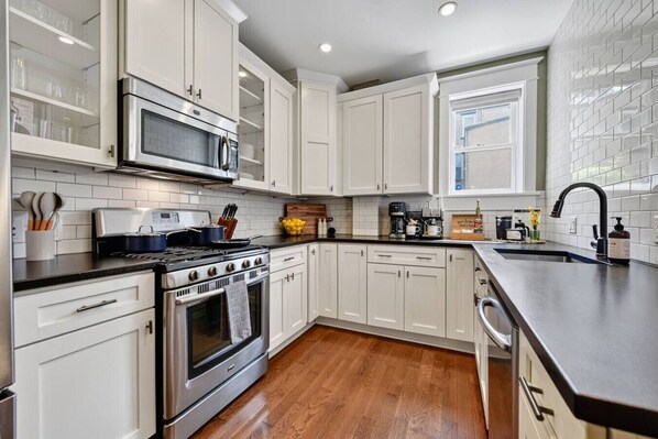 Fridge, microwave, oven, stovetop