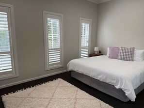 4 bedrooms, iron/ironing board, free WiFi, bed sheets