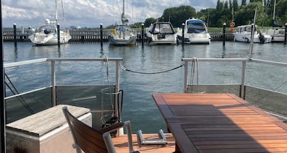 ÖKO Budget Hausboot Mondschein