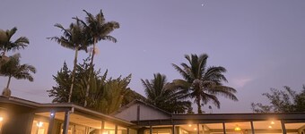 Hale Hialoa: Entire Property, 4 Homes, 8 Beds, 1 acre in HPP