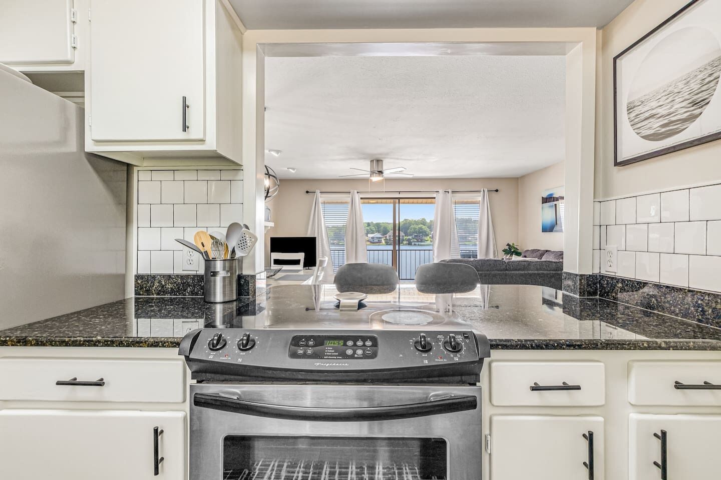 冰箱、微波炉、烤箱、炉灶