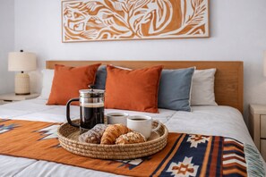 3 bedrooms, iron/ironing board, travel crib, free WiFi