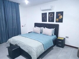Quarto casal luxo | Escrivaninha, Wi-Fi de cortesia
