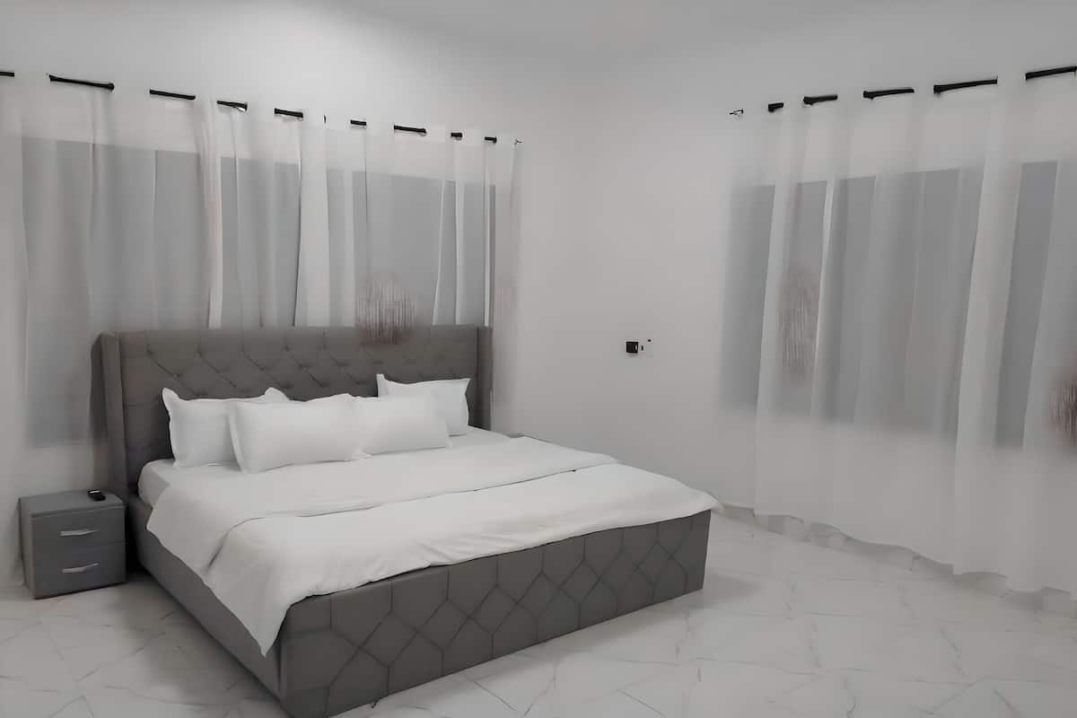 Phòng 4 Deluxe | Bàn, truy cập Internet không dây miễn phí 