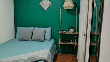 1 bedroom, WiFi, bed sheets