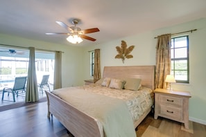 3 bedrooms, desk, internet, bed sheets