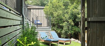 Charming Lake Getaway with Loft - Pickleball & BBQ