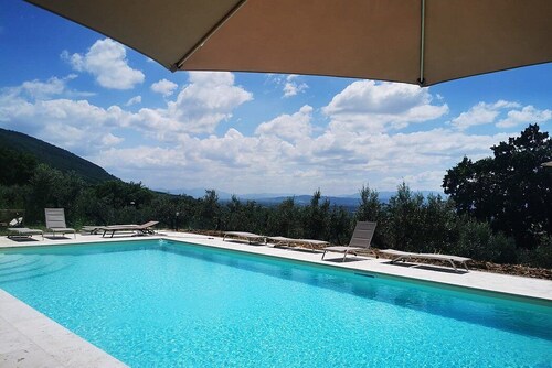 Villa Ovidia: A three-story age-old farm house surrounded by the greenery, with Free WI-FI.