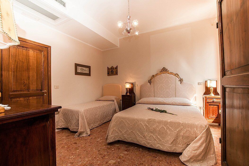 6 bedrooms, free WiFi, bed sheets