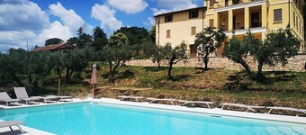 Villa Ovidia: A three-story age-old farm house surrounded by the greenery, with Free WI-FI.