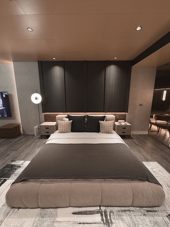 Deluxe Double Room | Free WiFi
