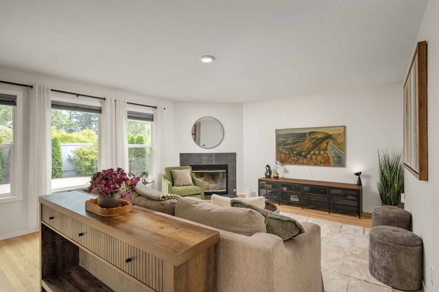Stylish Family Retreat W/ Patio, & Game Console In Heart Of Lake Oswegos Westlake Neighborhood - Wilsonville, OR