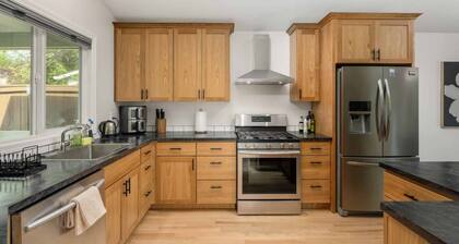 Stylish Family Retreat w/ Patio, & Game Console in Heart of Lake Oswego’s Westlake Neighborhood