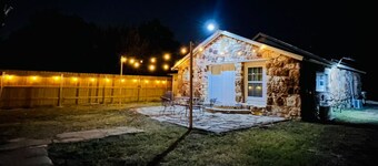 Welcome to Cozy Stone Cottage 3 bedrooms and 1 bathroom house.