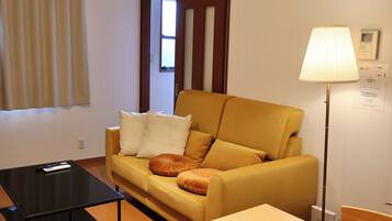 Comfort Villa, Non Smoking, Balcony | Blackout drapes, free WiFi, bed sheets