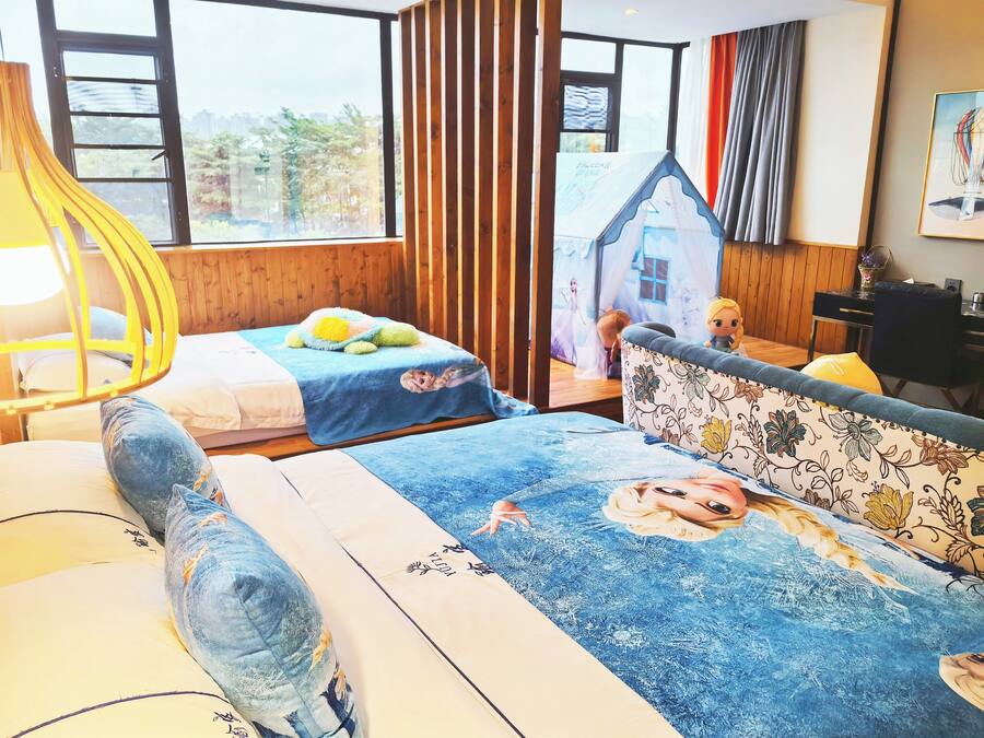 Luxury Twin Room | Blackout drapes, soundproofing, WiFi (free)