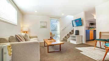 Chalet, 1 Bedroom, Beach View | Living area