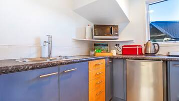 Chalet, 1 Bedroom, Beach View | Private kitchen