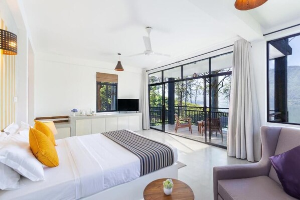 Een kluis op de kamer, geluiddichte muren, een strijkplank/strijkijzer