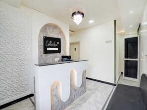 Hus | Reception