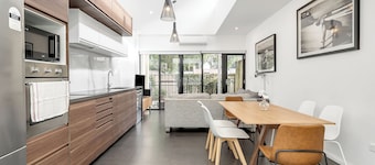 4BR 4mins to light rail 9mins FishMarket