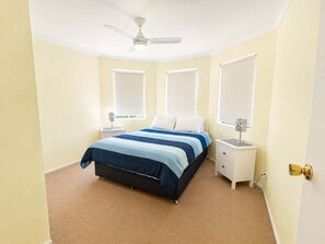 5 bedrooms, iron/ironing board, travel crib, free WiFi - Meelup Ridge –5BR Family Home in Dunsborough (Dunsborough)