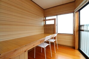 Family Apartment, Balcony | Free WiFi, bed sheets - hitahostel (Hita)