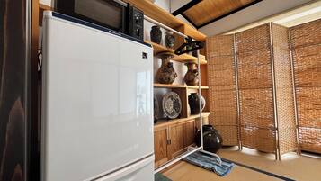 Traditional Apartment | Free WiFi, bed sheets