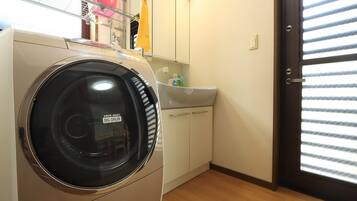 Superior Apartment | Laundry