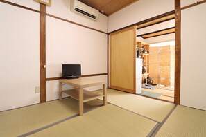 트래디셔널 아파트 | 무료 WiFi, 침대 시트