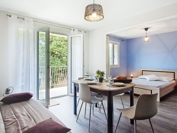2 bedrooms, internet