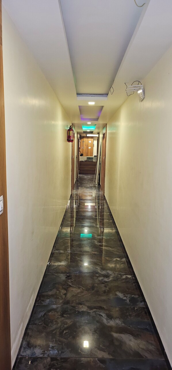 Lobby - Hotel Aaryodaya (Ahmedabad)