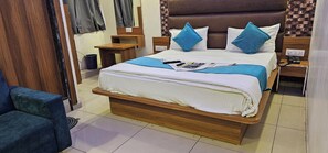 Deluxe Room, City View - Hotel Aaryodaya (Ahmedabad)