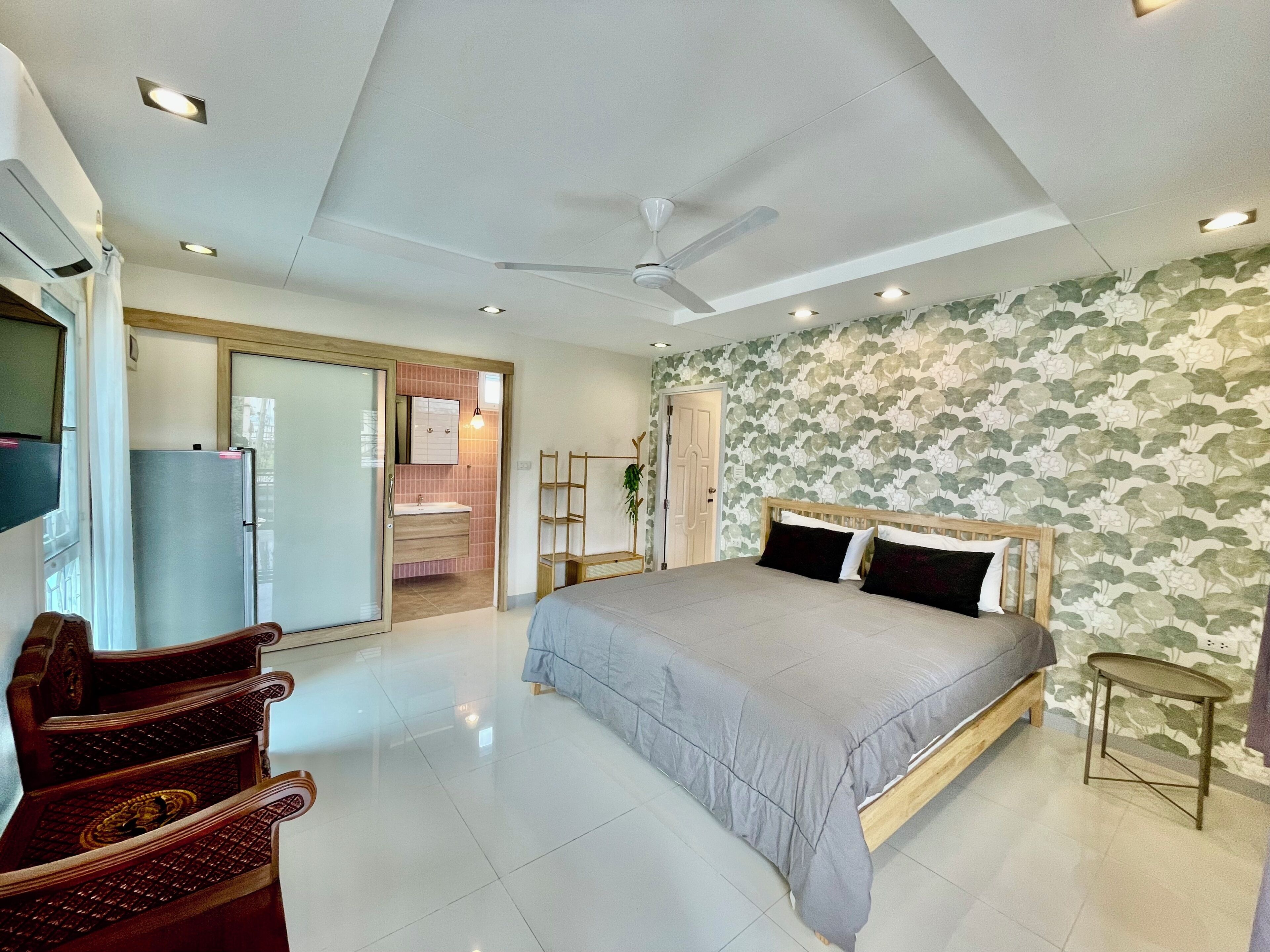 Family Room, 2 Bedrooms, Non Smoking, Connecting Rooms | Egyptian cotton sheets, premium bedding, down comforters, pillowtop beds