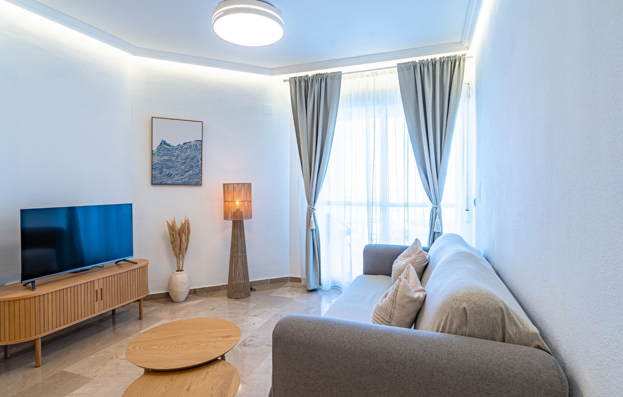 Portside Paradise - 2-bedroom Apartment Steps From The Marina - Estepona