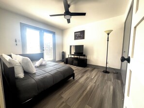 3 Schlafzimmer, Schreibtisch, kostenloses WLAN, Bettwäsche