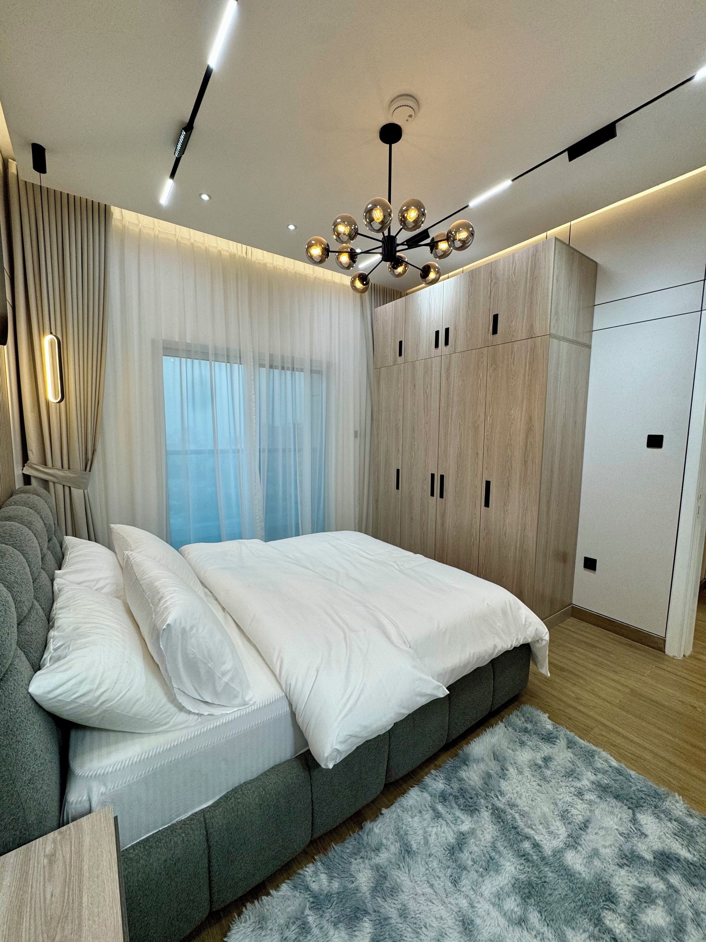 2 slaapkamers, een kluis op de kamer, een strijkplank/strijkijzer