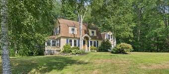 Walk to Dock Square- Quiet neighborhood!