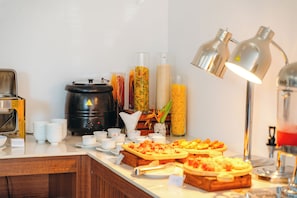 Free daily buffet breakfast