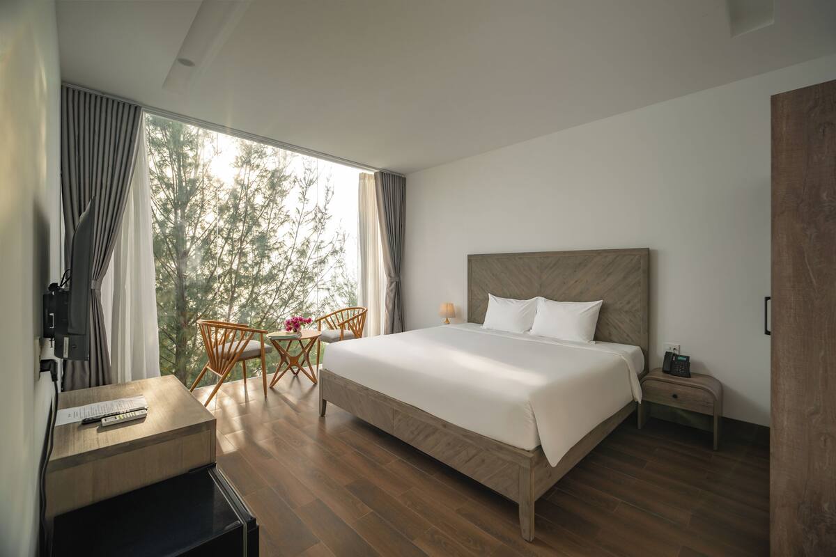 Deluxe Double Room, Garden View