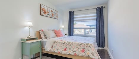 3 slaapkamers, een strijkplank/strijkijzer, wifi, beddengoed